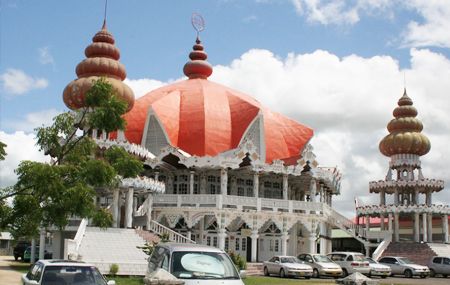 Suriname レンタカー